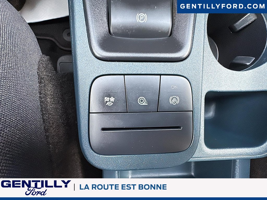 2022 Ford Maverick in Bécancour (Gentilly Sector), Quebec - 16 - w1024h768px