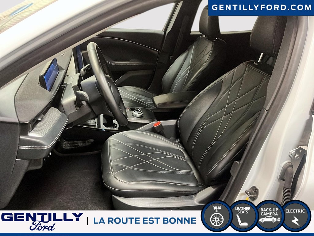 Ford Mustang Mach-E Select 2023 à Bécancour (Secteur Gentilly), Québec - 9 - w1024h768px