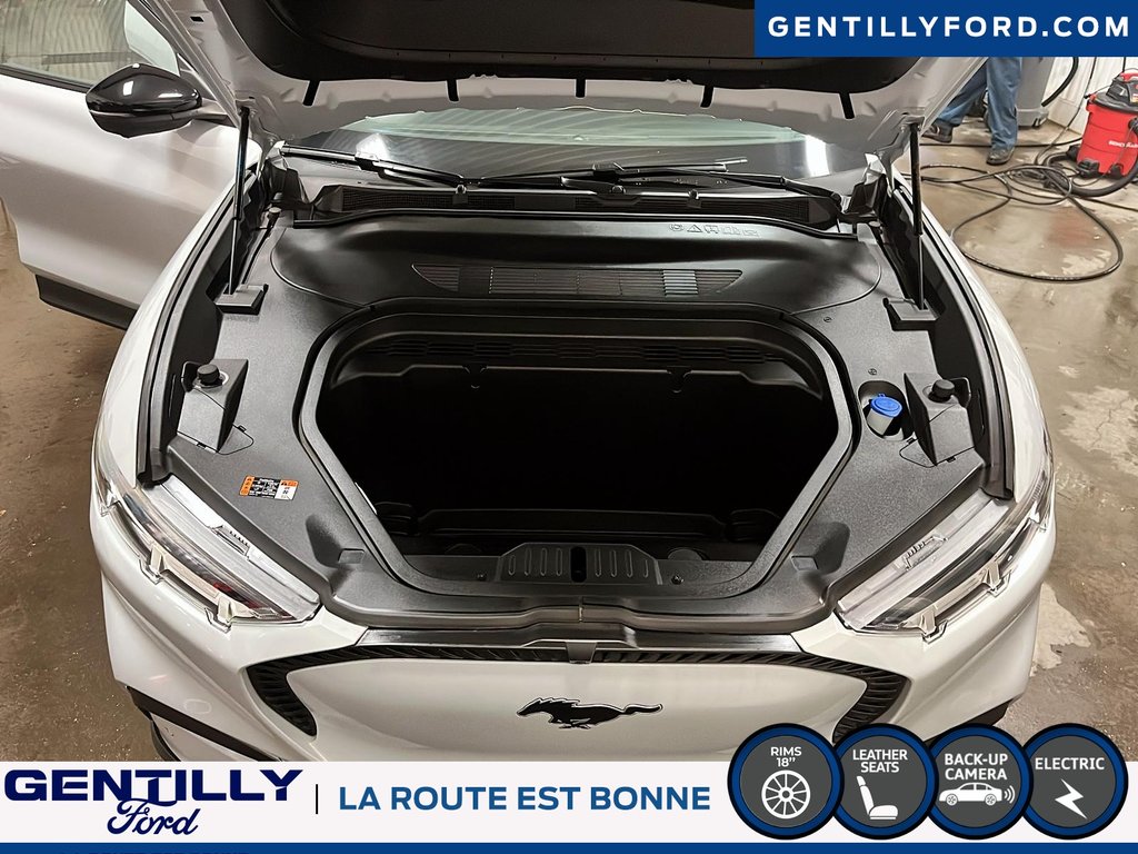 Ford Mustang Mach-E Select 2023 à Bécancour (Secteur Gentilly), Québec - 8 - w1024h768px