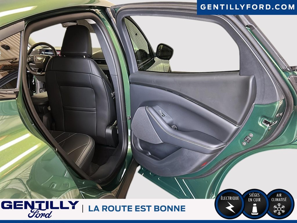 2025 Ford Mustang Mach-E Select in Bécancour (Gentilly Sector), Quebec - 10 - w1024h768px