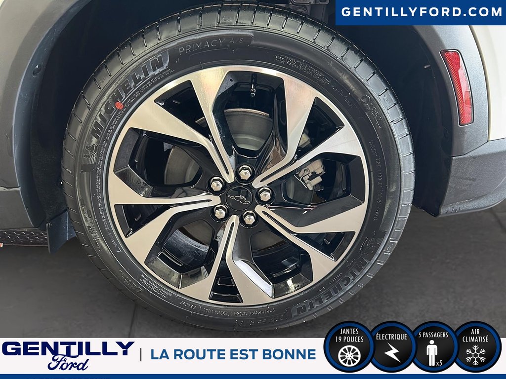 2025 Ford Mustang Mach-E Select in Bécancour (Gentilly Sector), Quebec - 7 - w1024h768px