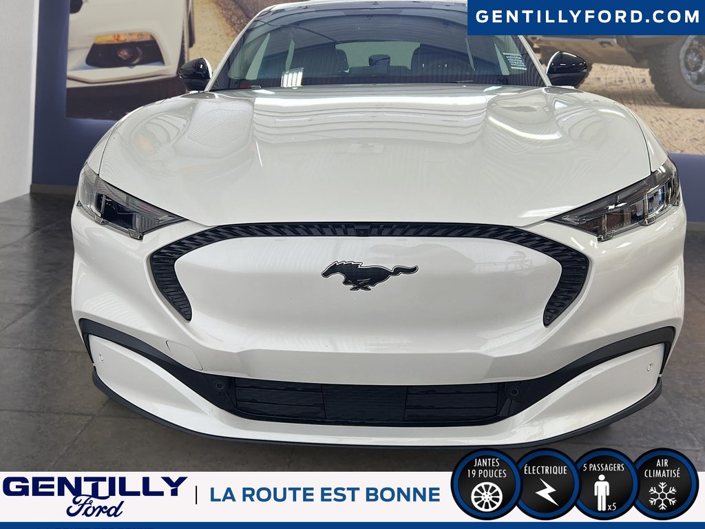 2025 Ford Mustang Mach-E Select in Bécancour (Gentilly Sector), Quebec - 2 - w1024h768px