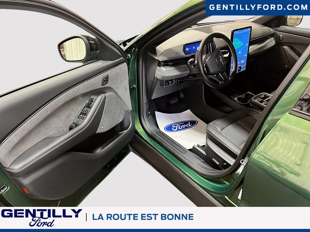 2025 Ford Mustang Mach-E GT in Bécancour (Gentilly Sector), Quebec - 10 - w1024h768px