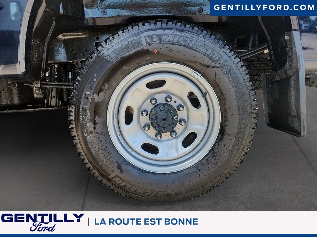 Ford Super Duty F-250 SRW XL 2025 à Bécancour (Secteur Gentilly), Québec - 7 - w1024h768px