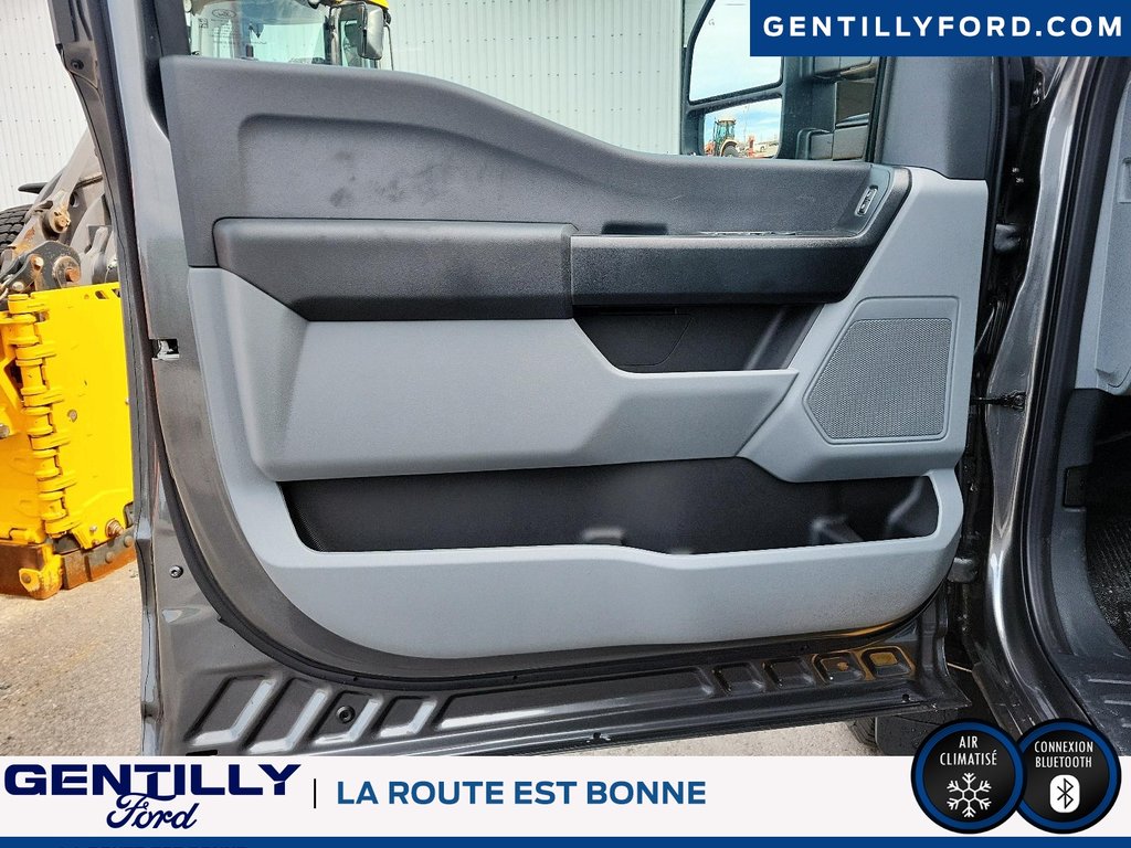 2025 Ford Super Duty F-350 SRW XL in Bécancour (Gentilly Sector), Quebec - 10 - w1024h768px