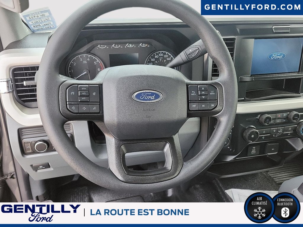 2025 Ford Super Duty F-350 SRW XL in Bécancour (Gentilly Sector), Quebec - 11 - w1024h768px
