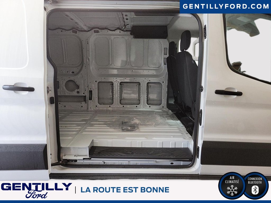 Ford Transit Cargo Van  2023 à Bécancour (Secteur Gentilly), Québec - 8 - w1024h768px