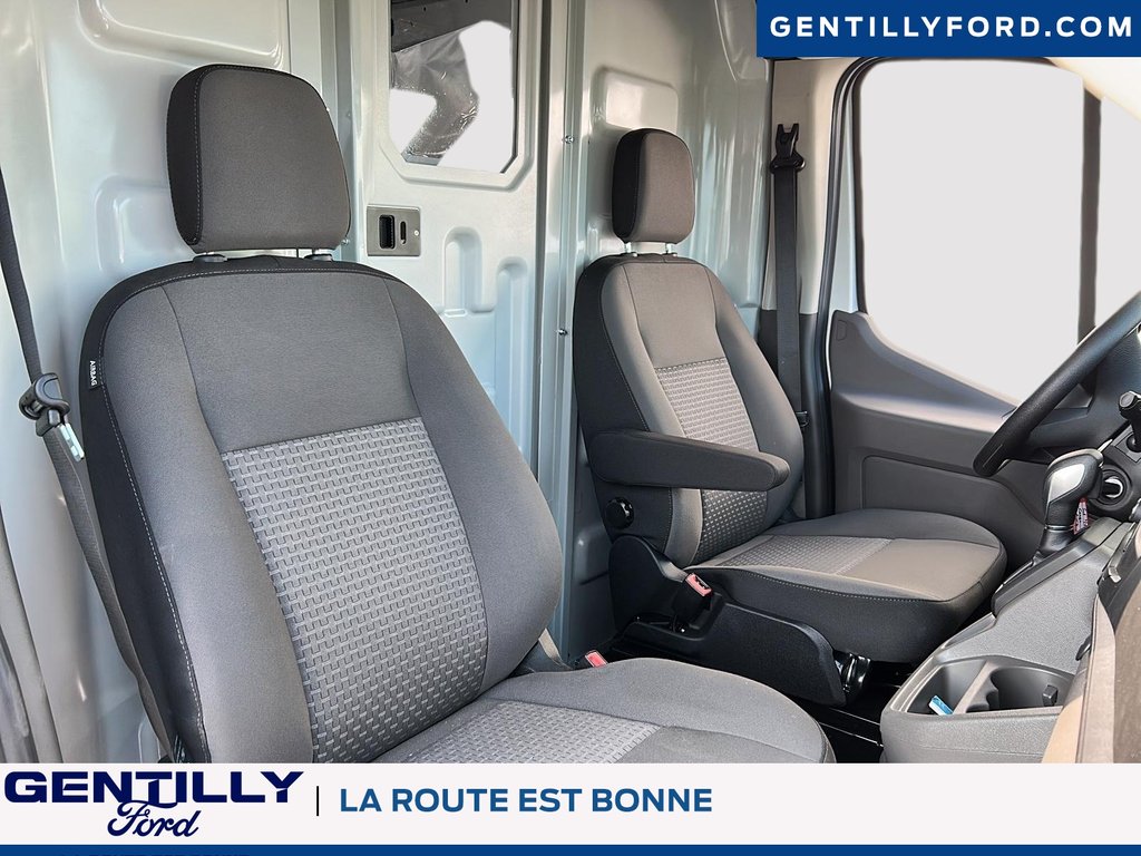 2024 Ford Transit Cargo Van in Bécancour (Gentilly Sector), Quebec - 8 - w1024h768px