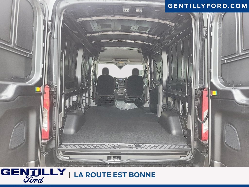 2025 Ford Transit Cargo Van in Bécancour (Gentilly Sector), Quebec - 7 - w1024h768px