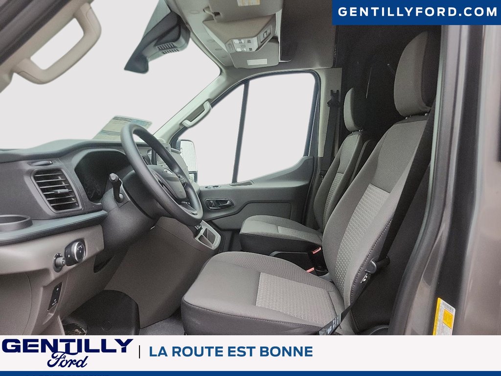 2025 Ford Transit Cargo Van in Bécancour (Gentilly Sector), Quebec - 9 - w1024h768px