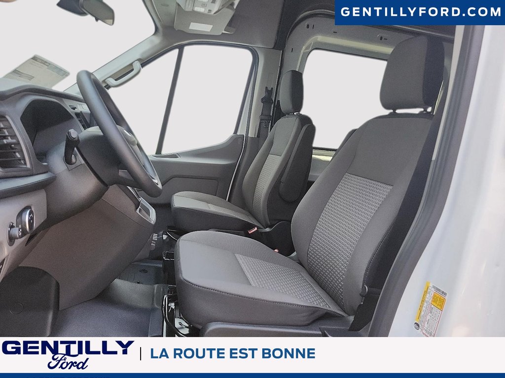 2025 Ford Transit Cargo Van in Bécancour (Gentilly Sector), Quebec - 7 - w1024h768px