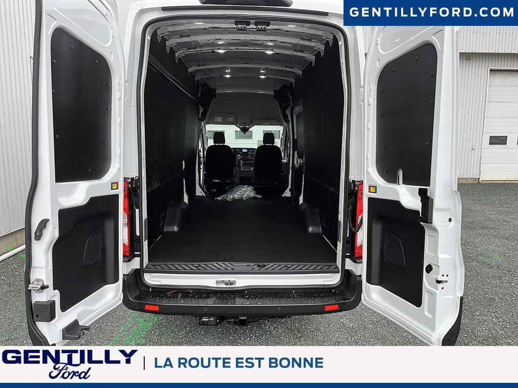 Ford Transit Cargo Van  2025 à Bécancour (Secteur Gentilly), Québec - 13 - w1024h768px