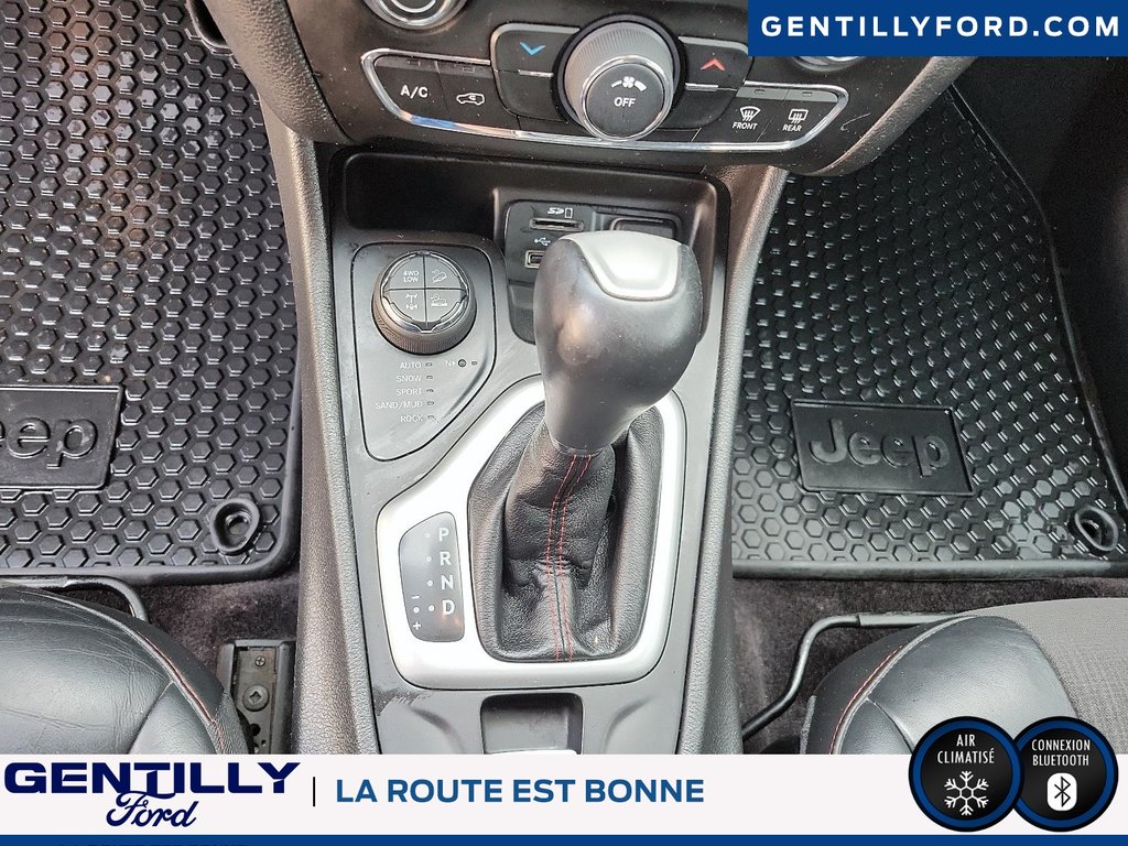 2017 Jeep Cherokee Trailhawk in Bécancour (Gentilly Sector), Quebec - 14 - w1024h768px