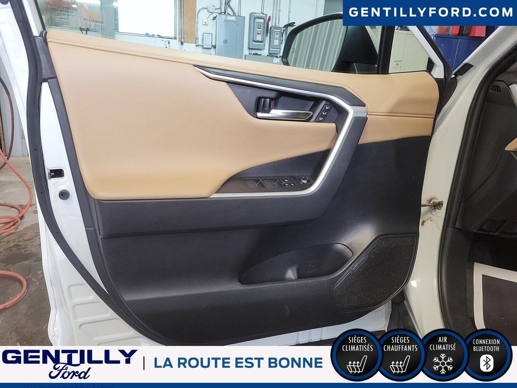 2019  RAV4 Limited in Bécancour (Gentilly Sector), Quebec - 10 - w1024h768px