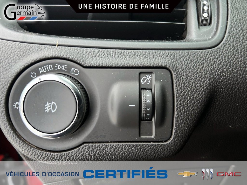 2020 Buick Envision Essence AWD in St-Raymond, Quebec - 16 - w1024h768px