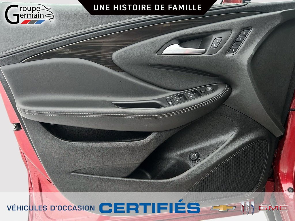 2020 Buick Envision Essence AWD in St-Raymond, Quebec - 10 - w1024h768px