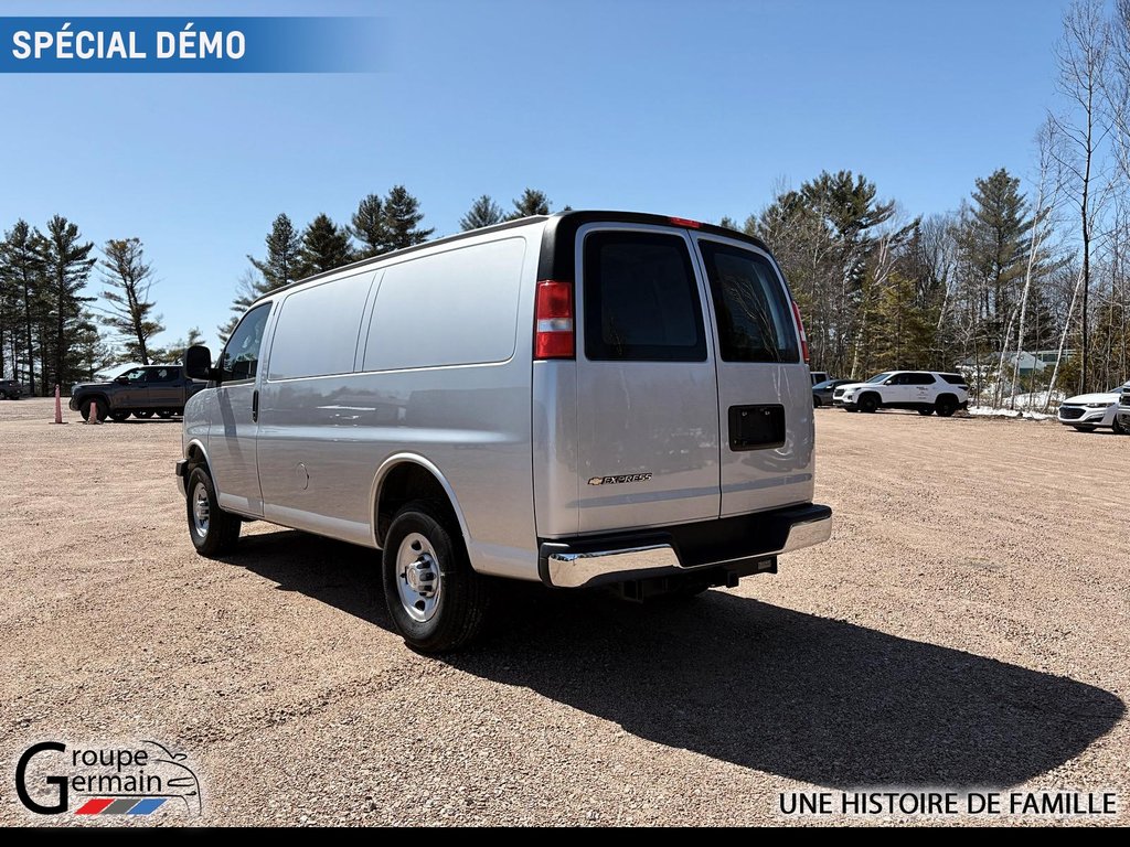 2024 Chevrolet Express Cargo 3500 in St-Raymond, Quebec - 5 - w1024h768px