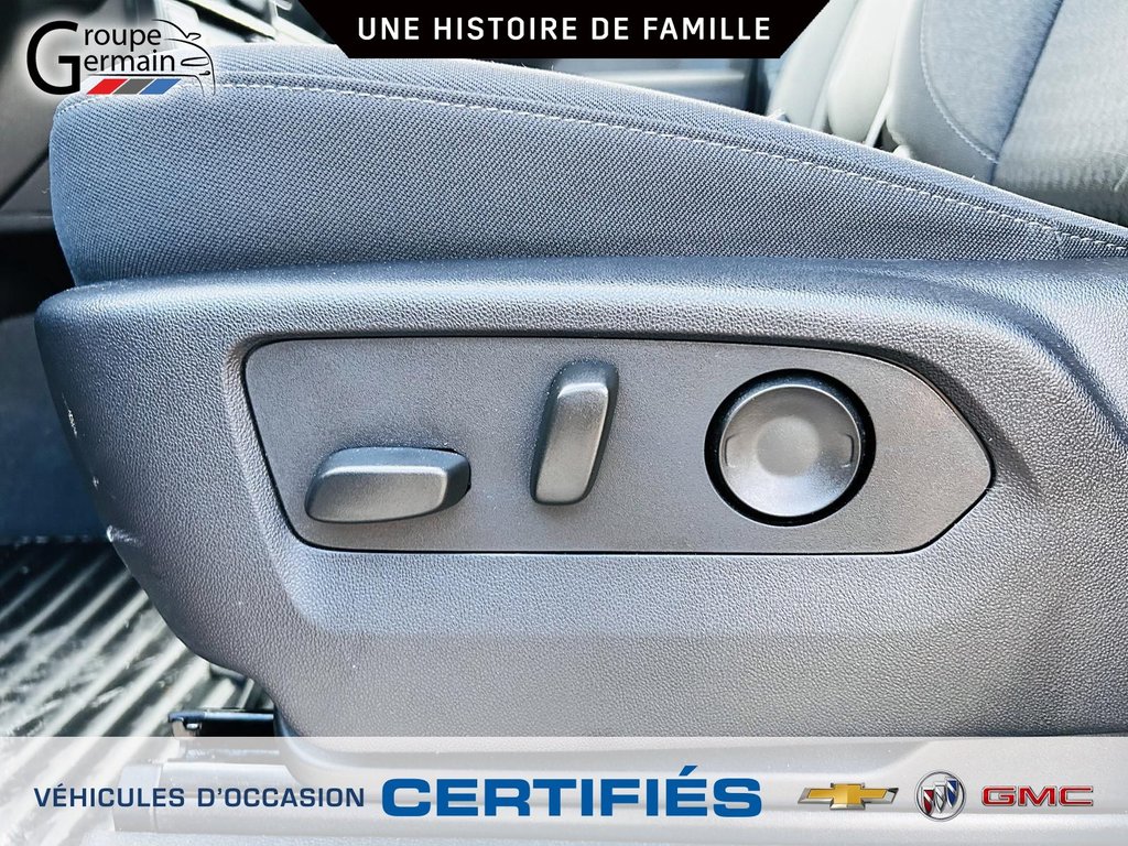 2022 Chevrolet Silverado 1500 in St-Raymond, Quebec - 14 - w1024h768px