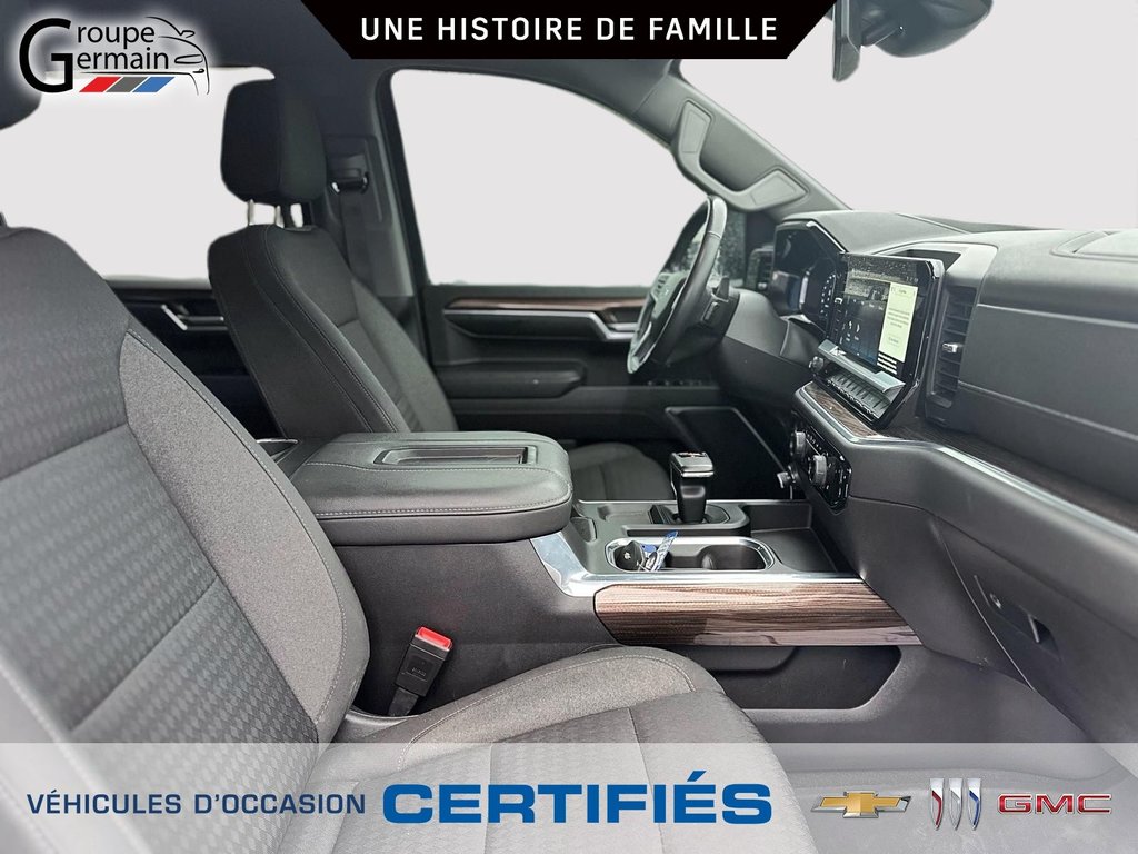 2022 Chevrolet Silverado 1500 in St-Raymond, Quebec - 19 - w1024h768px