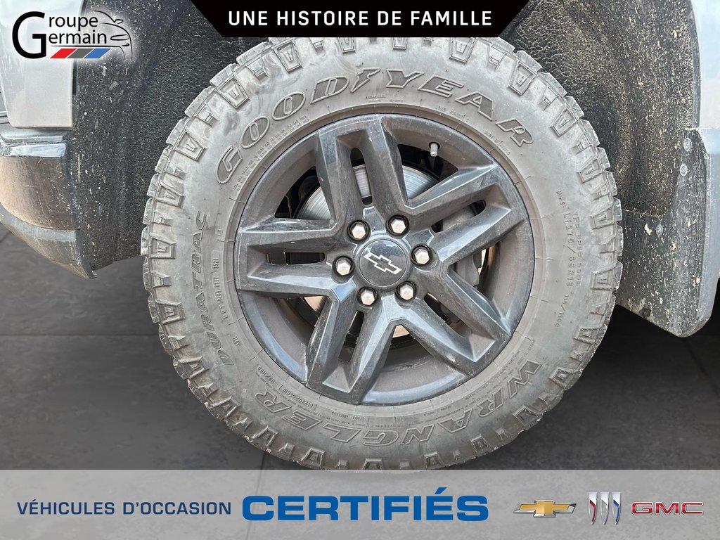 2022 Chevrolet Silverado 1500 in St-Raymond, Quebec - 10 - w1024h768px