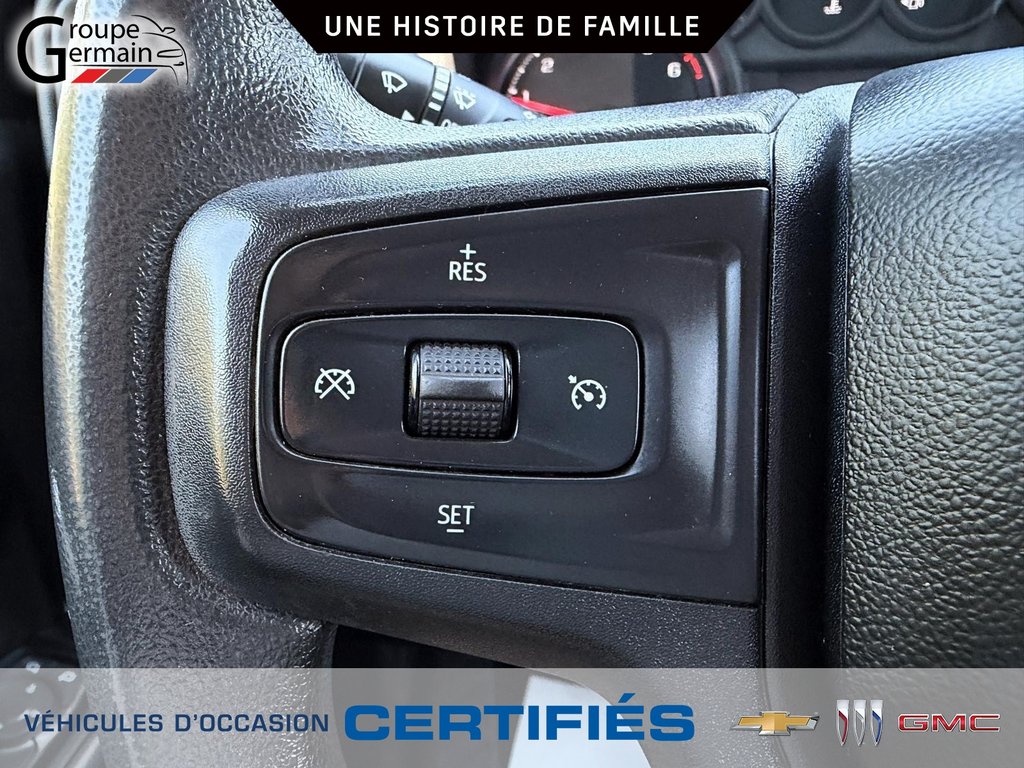 2022 Chevrolet Silverado 1500 in St-Raymond, Quebec - 22 - w1024h768px