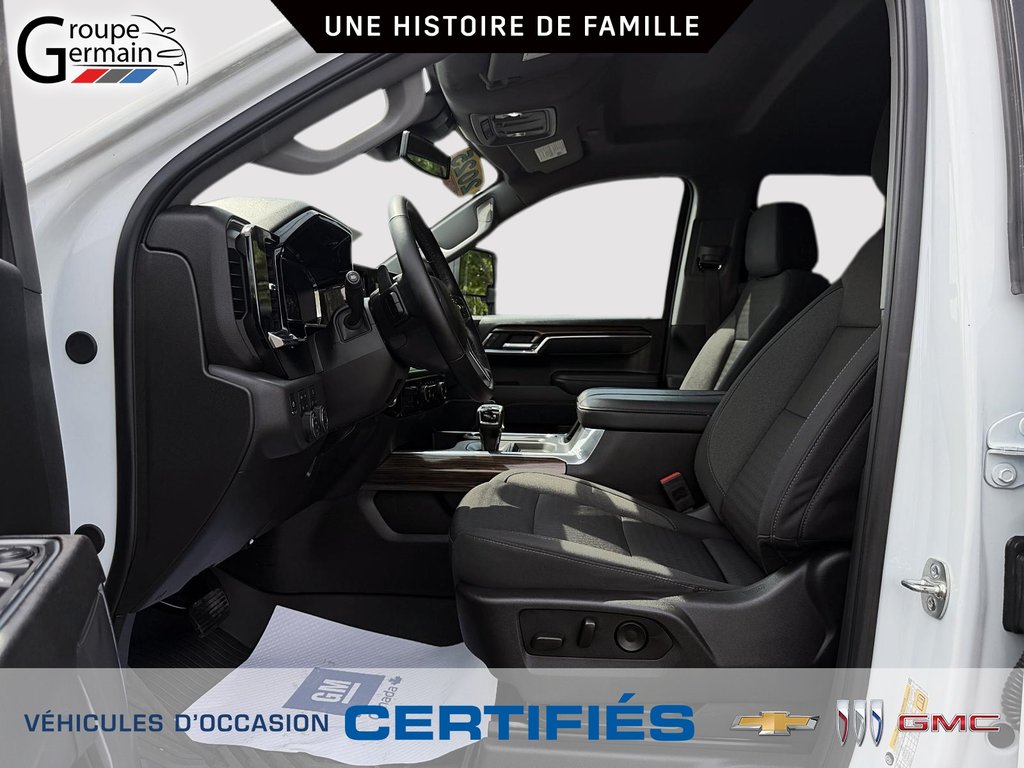 2025 Chevrolet Silverado 1500 à St-Raymond, Québec - 12 - w1024h768px