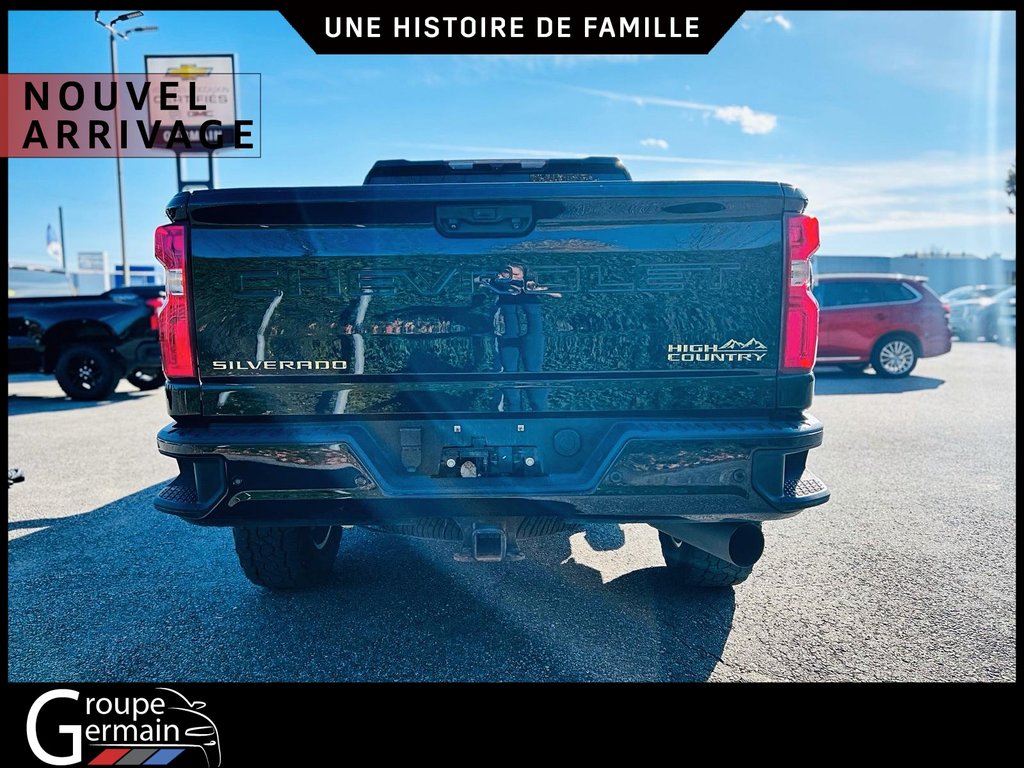 2022 Chevrolet Silverado 2500 in St-Raymond, Quebec - 4 - w1024h768px