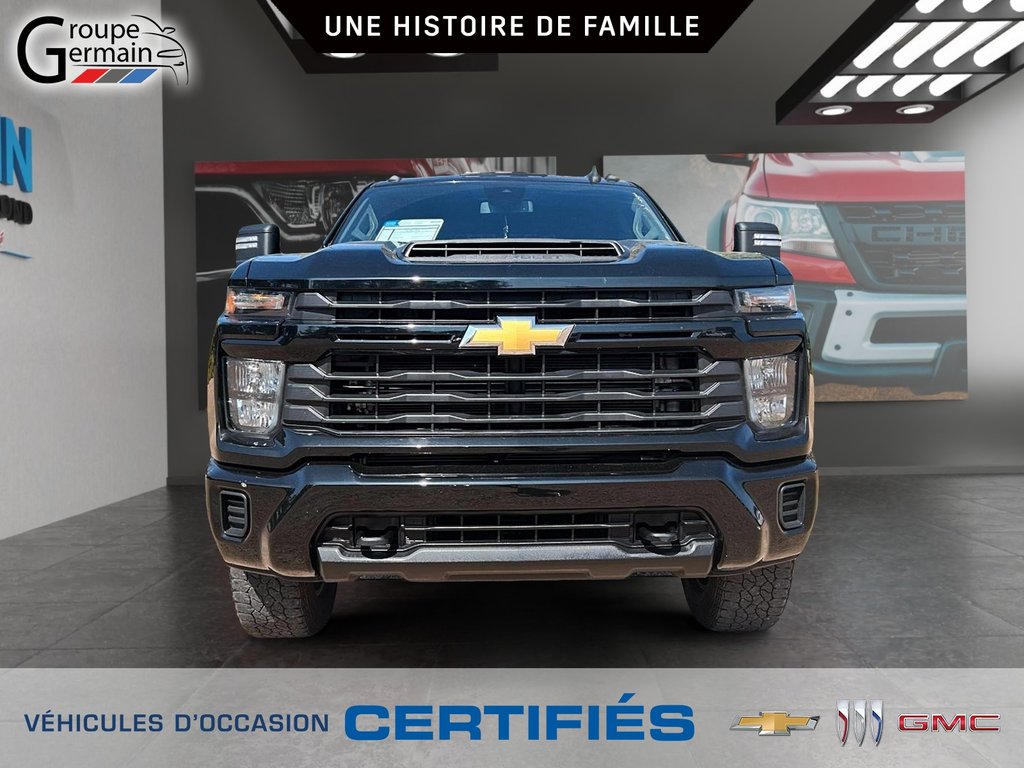 2024 Chevrolet Silverado 2500 in St-Raymond, Quebec - 8 - w1024h768px
