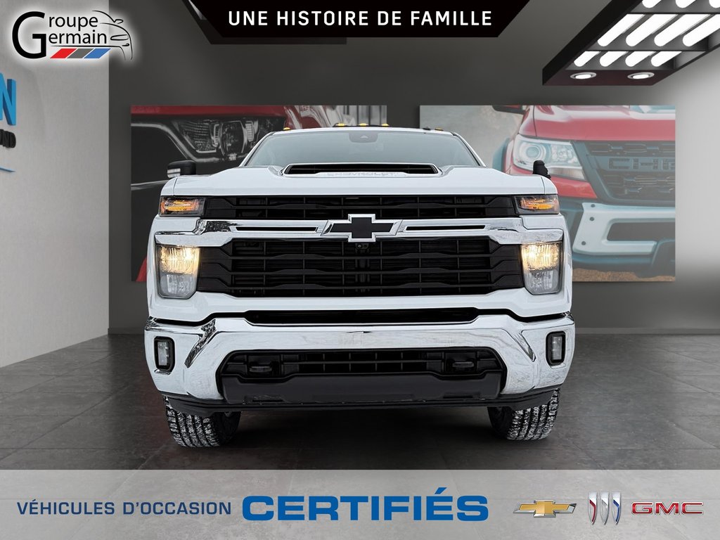 2024 Chevrolet Silverado 2500 in St-Raymond, Quebec - 9 - w1024h768px