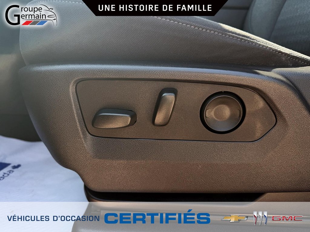 2025 Chevrolet Silverado 2500 in St-Raymond, Quebec - 15 - w1024h768px