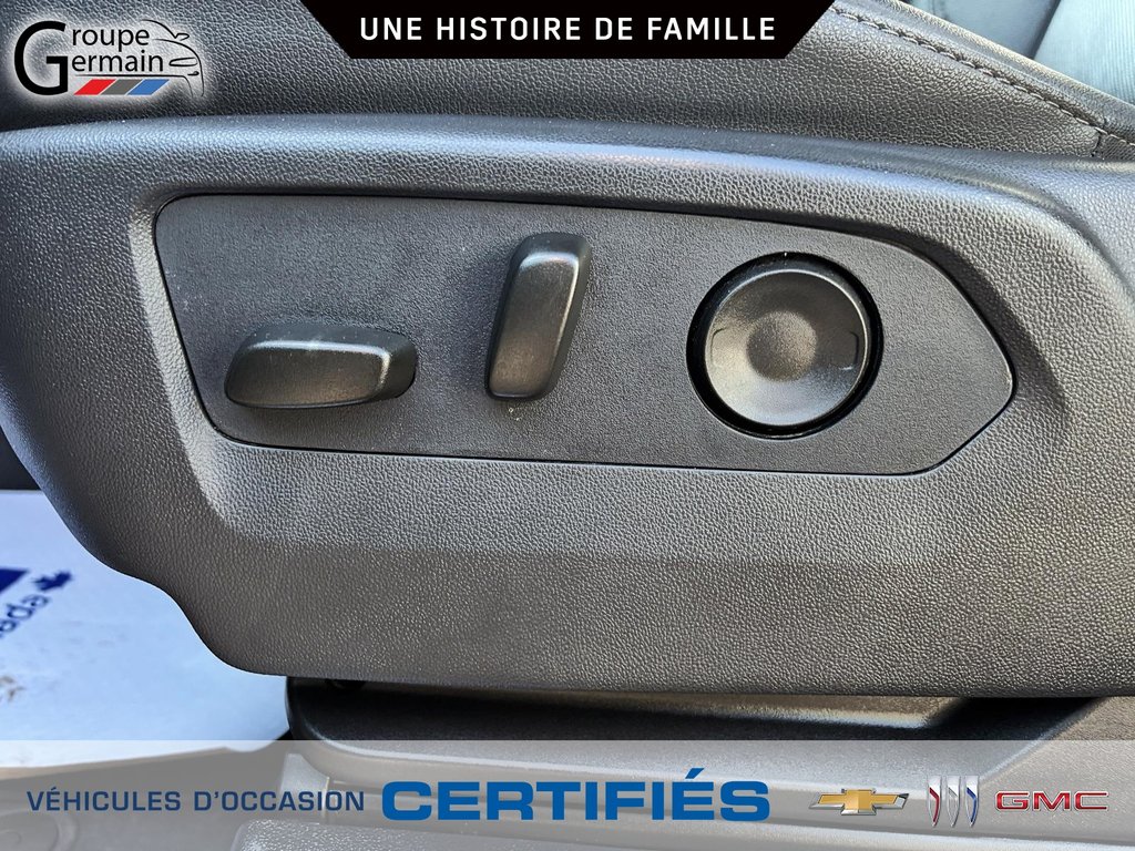 2026 Chevrolet Silverado 2500 in St-Raymond, Quebec - 17 - w1024h768px