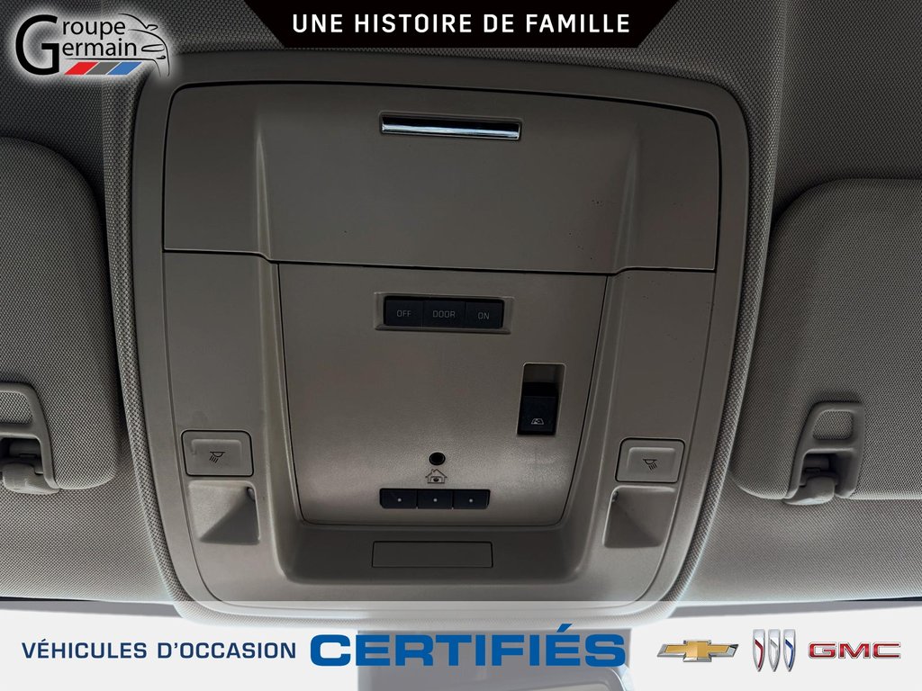 2017 Chevrolet Silverado 3500 in St-Raymond, Quebec - 34 - w1024h768px