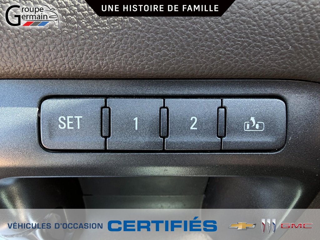 2017 Chevrolet Silverado 3500 in St-Raymond, Quebec - 19 - w1024h768px