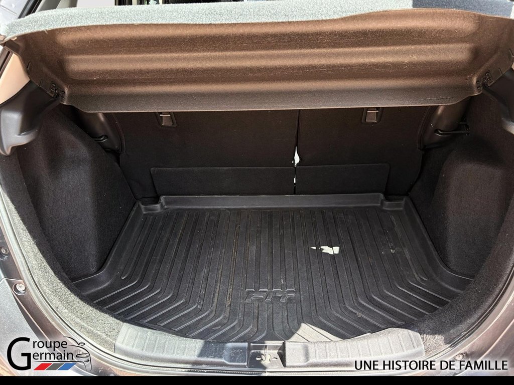 2015 Honda Fit in St-Raymond, Quebec - 15 - w1024h768px