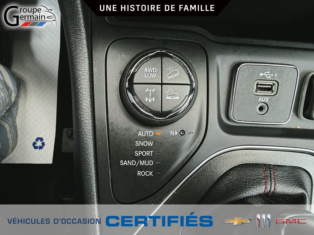 2020 Jeep CHEROKEE in St-Raymond, Quebec - 29 - w1024h768px