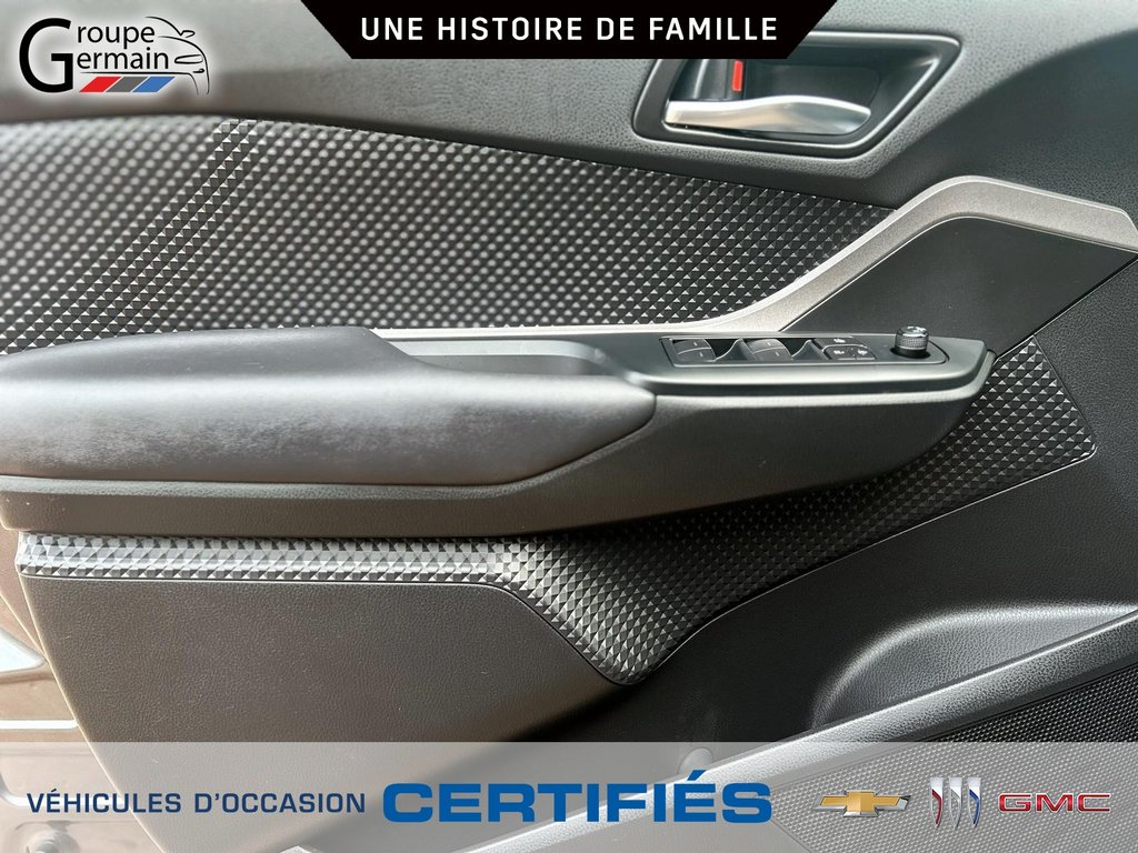2022 Toyota C-HR à St-Raymond, Québec - 10 - w1024h768px