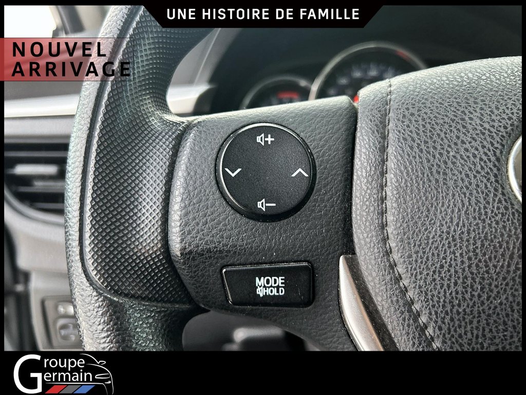2015 Toyota COROLLA à St-Raymond, Québec - 8 - w1024h768px