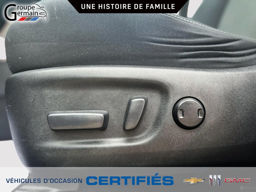 2016 Toyota RAV4 in St-Raymond, Quebec - 13 - w1024h768px