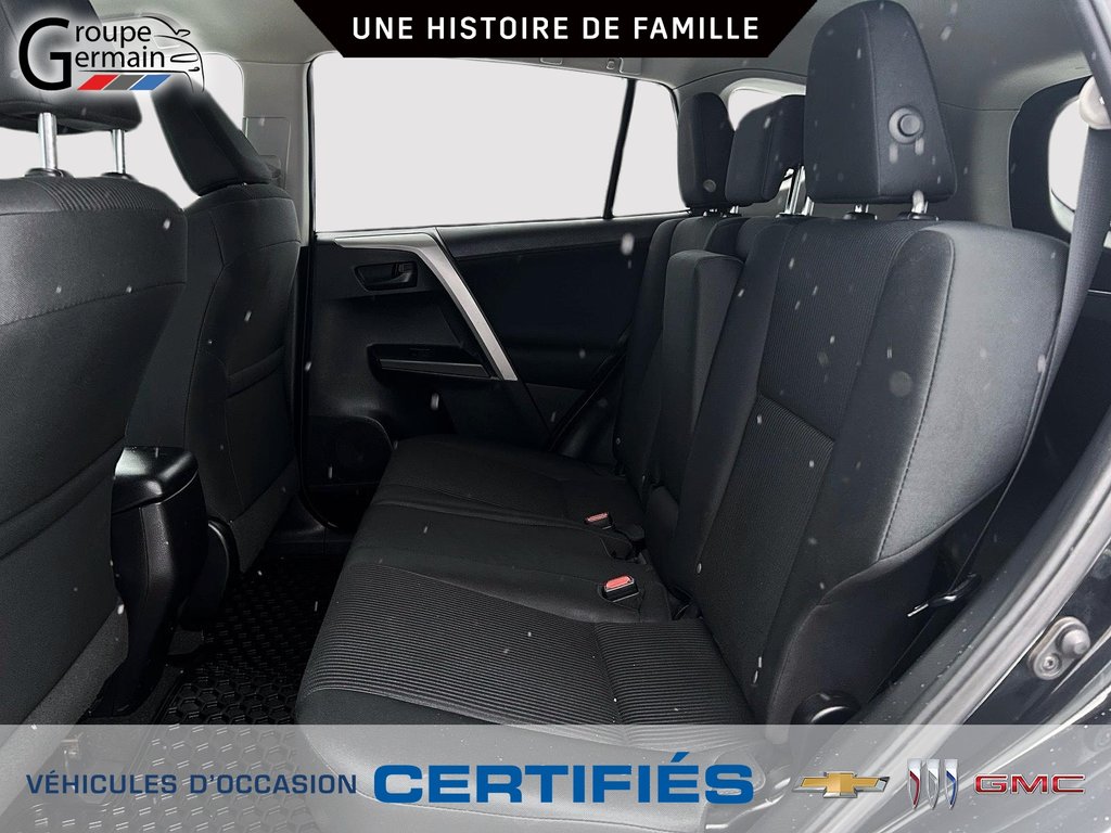 2017 Toyota RAV4 à St-Raymond, Québec - 24 - w1024h768px