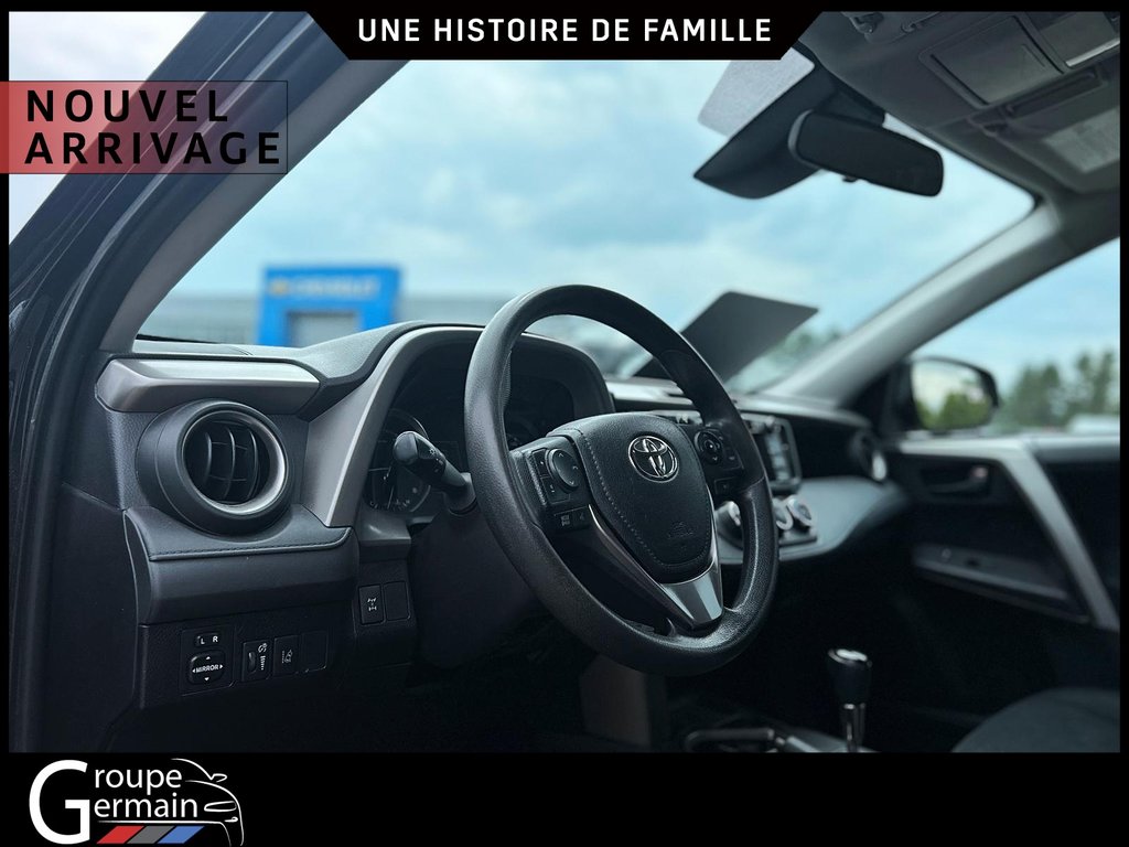 2018 Toyota RAV4 à St-Raymond, Québec - 6 - w1024h768px