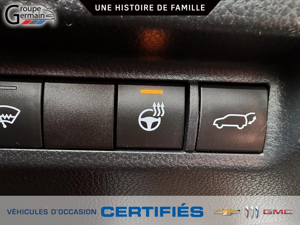 2020 Toyota RAV4 in St-Raymond, Quebec - 26 - w1024h768px