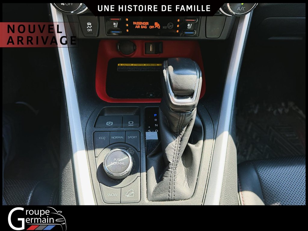 2020 Toyota RAV4 in St-Raymond, Quebec - 18 - w1024h768px
