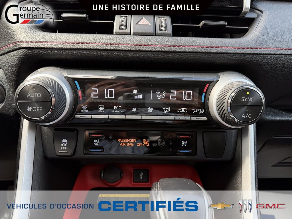 2020 Toyota RAV4 in St-Raymond, Quebec - 30 - w1024h768px