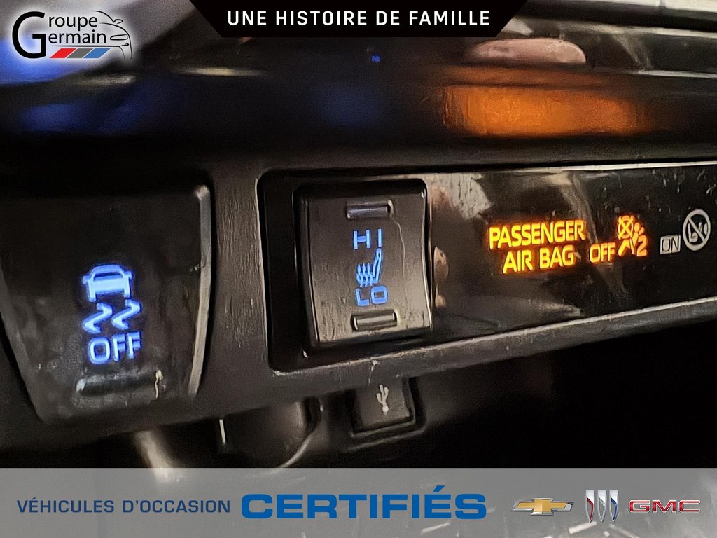 2022 Toyota RAV4 in St-Raymond, Quebec - 12 - w1024h768px