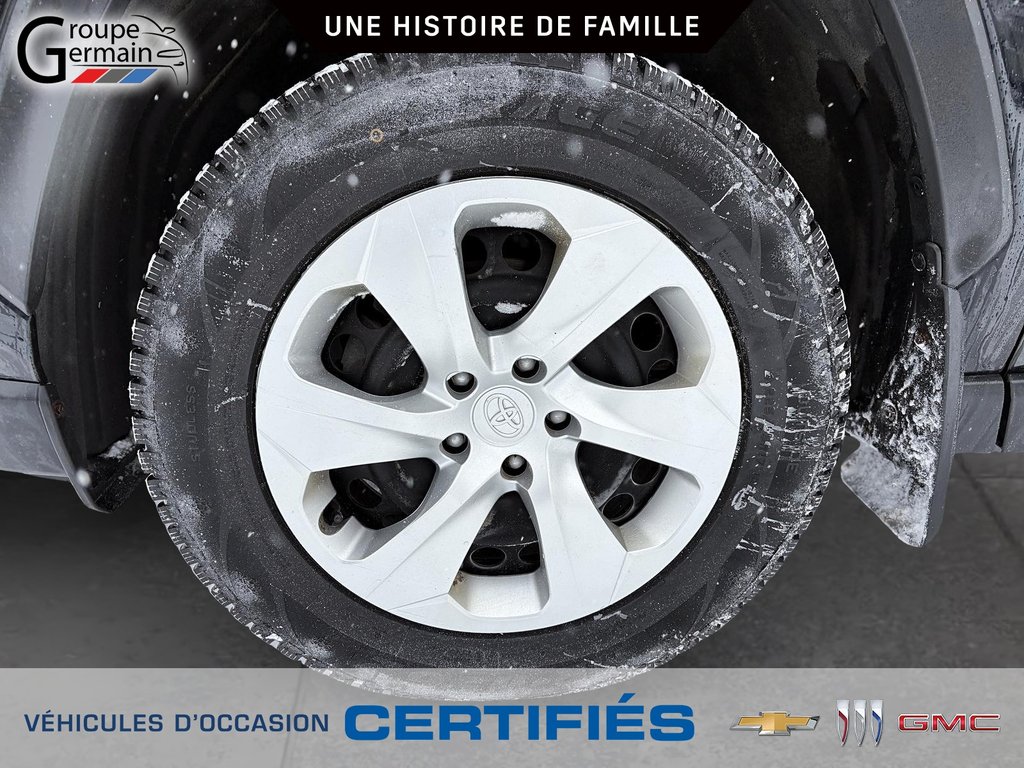 2022 Toyota RAV4 in St-Raymond, Quebec - 3 - w1024h768px