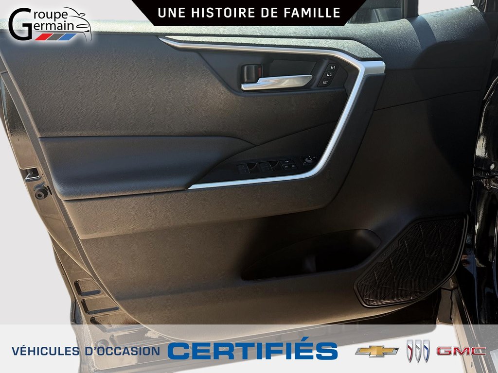 2024 Toyota RAV4 in St-Raymond, Quebec - 19 - w1024h768px