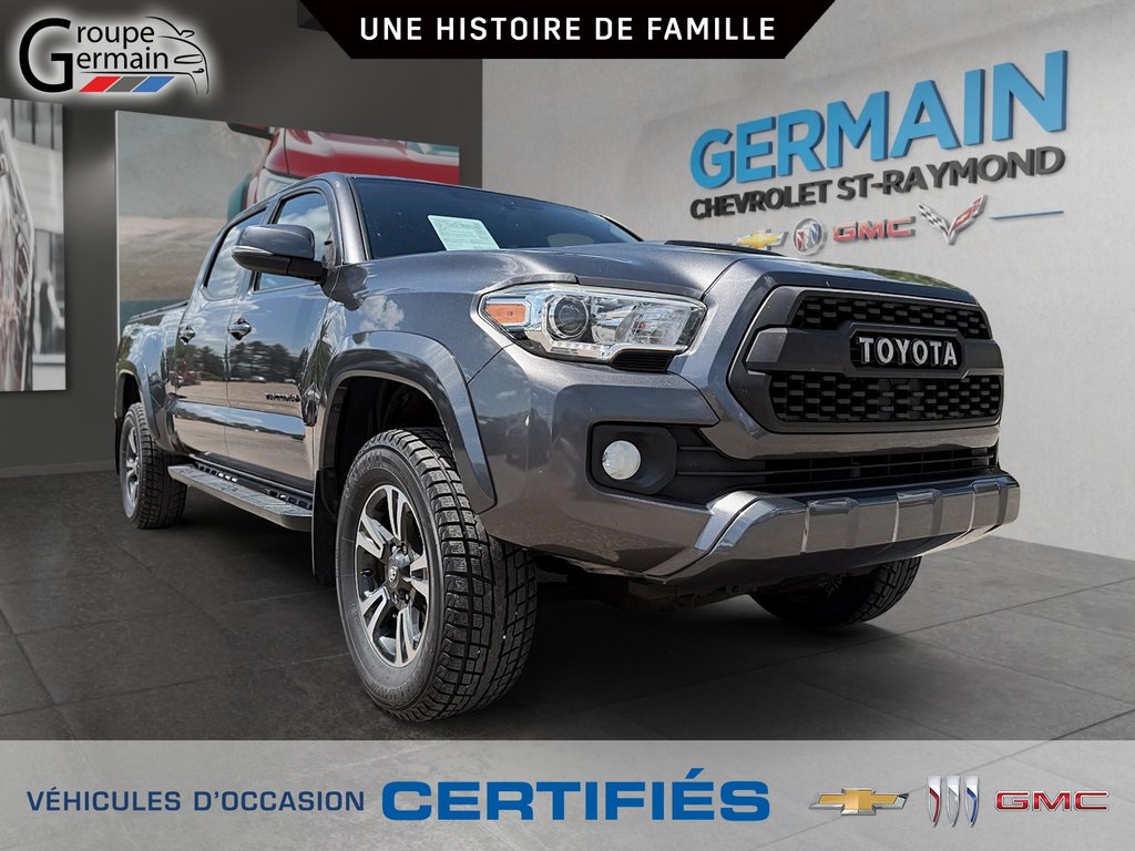 2017 Toyota TACOMA in St-Raymond, Quebec - 1 - w1024h768px