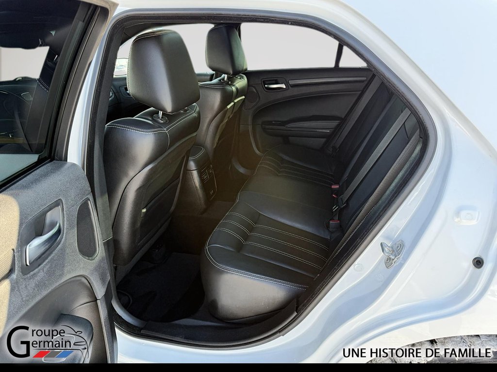 2015 Chrysler 300 à Donnacona, Québec - 17 - w1024h768px