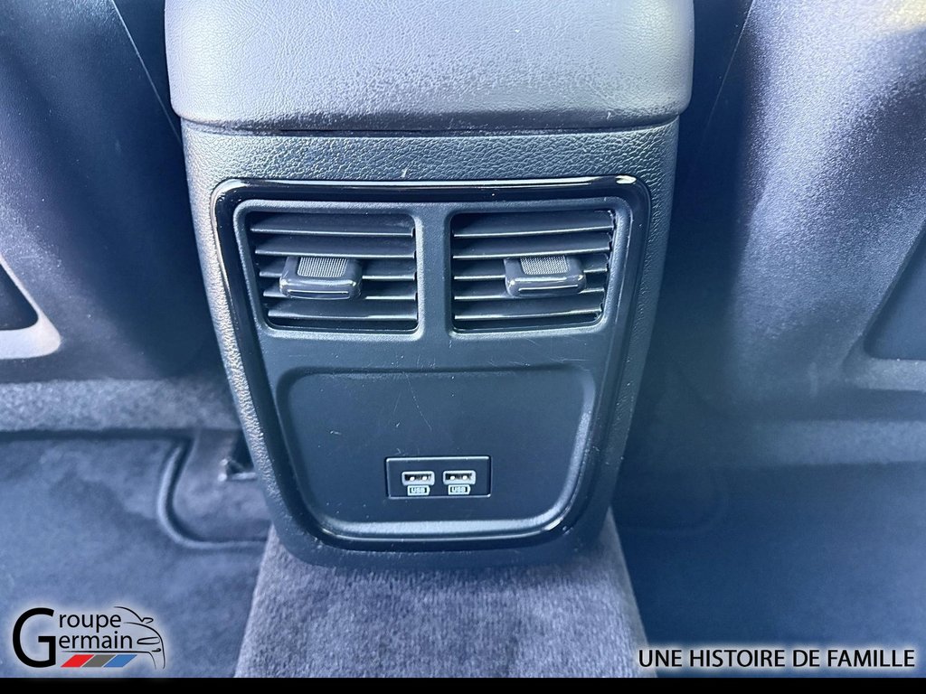 2015 Chrysler 300 à Donnacona, Québec - 18 - w1024h768px