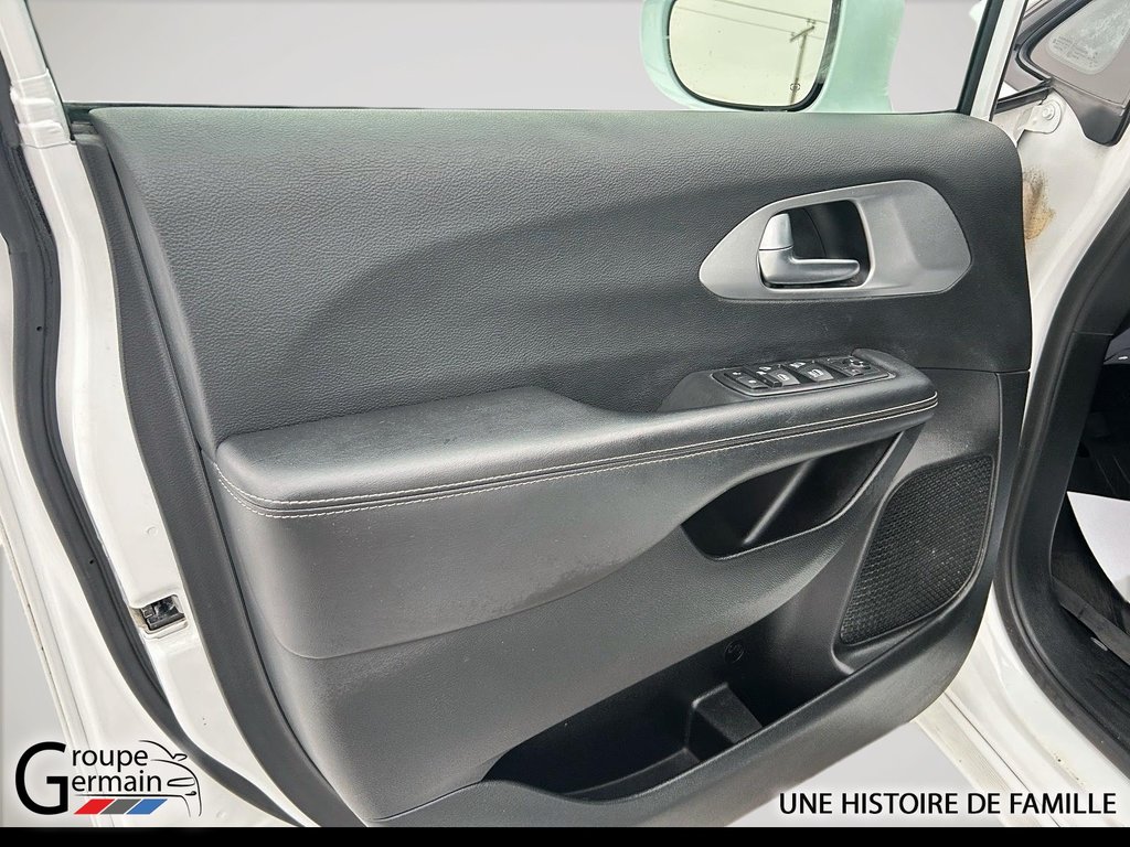 2019 Chrysler Pacifica in Donnacona, Quebec - 8 - w1024h768px